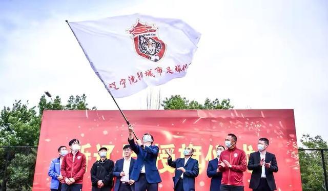 华体会官方-
纵然有第二支如老辽足一般的球队泛起 我也没有第二个青春追逐了(图3) 华体会官方-
纵然有第二支如老辽足一般的球队泛起 我也没有第二个青春追逐了(图3)