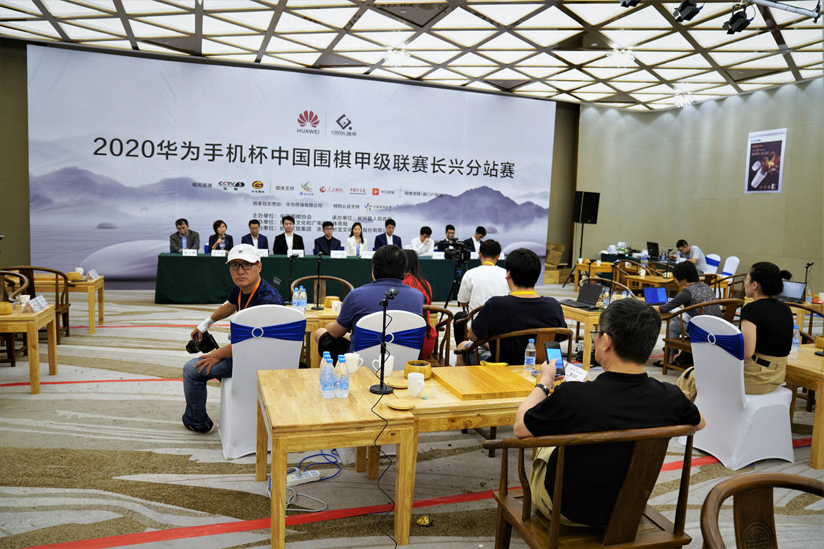 
围甲第七轮公布会 党毅飞痛快酣畅淋漓话“成渝恩怨”“华体会开户”(图2)