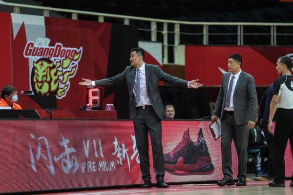 华体会开户|
CBA第30轮:广东三连胜 教练杜锋连吃2T被罚离场(图4) 华体会开户|
CBA第30轮:广东三连胜 教练杜锋连吃2T被罚离场(图4)